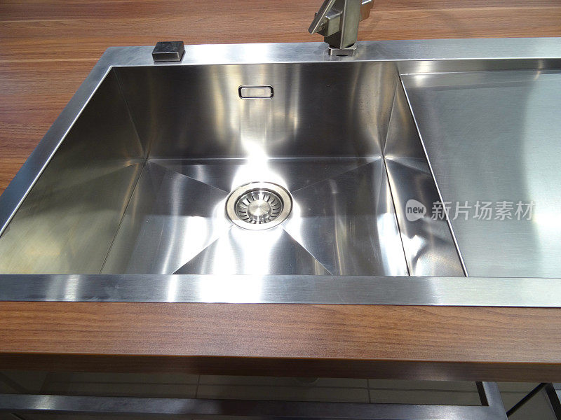 不锈钢厨房水槽/单盆，实木黑木台面台面